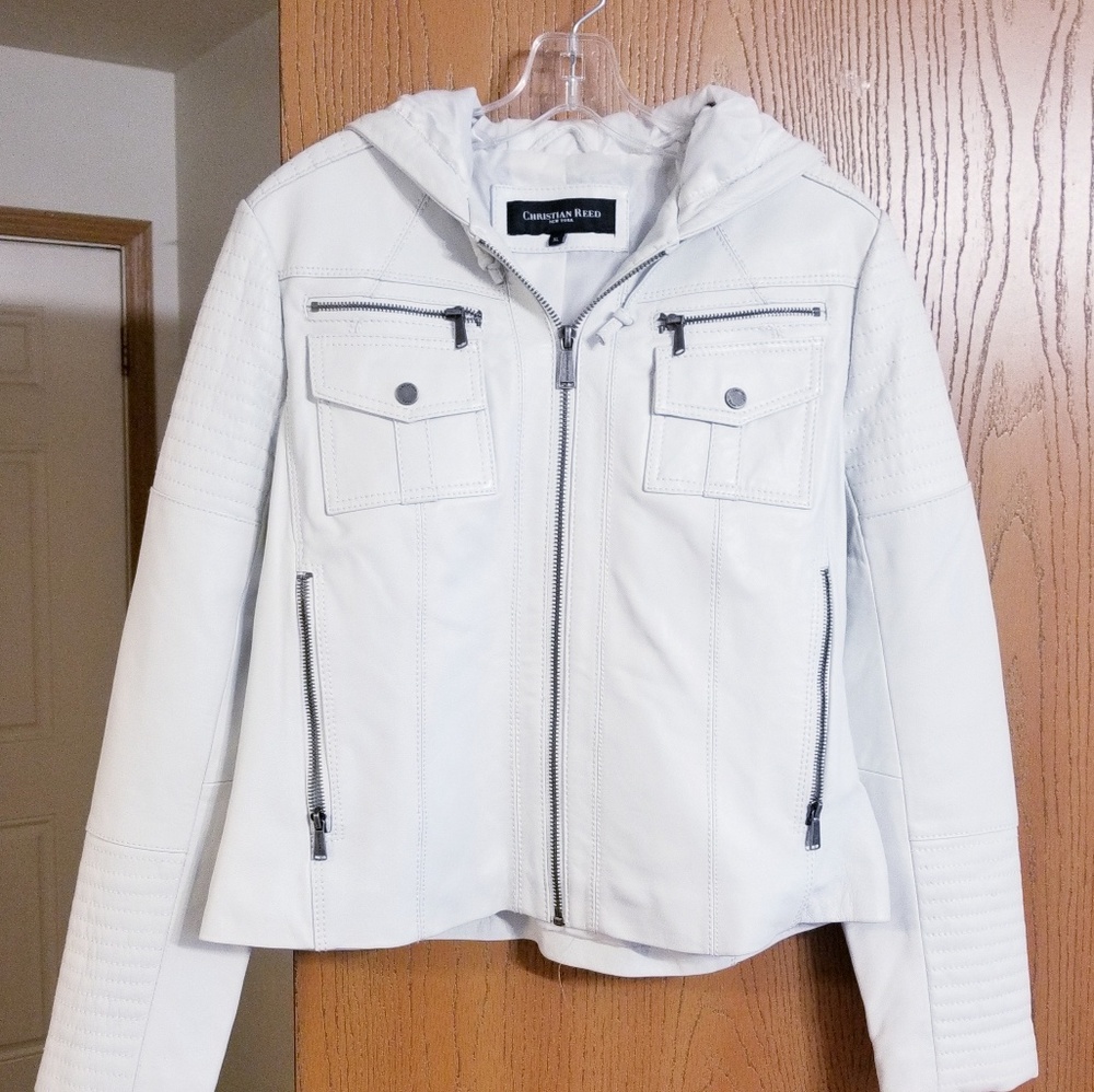 🤩 White leather jacket with hood!!! 🤩
